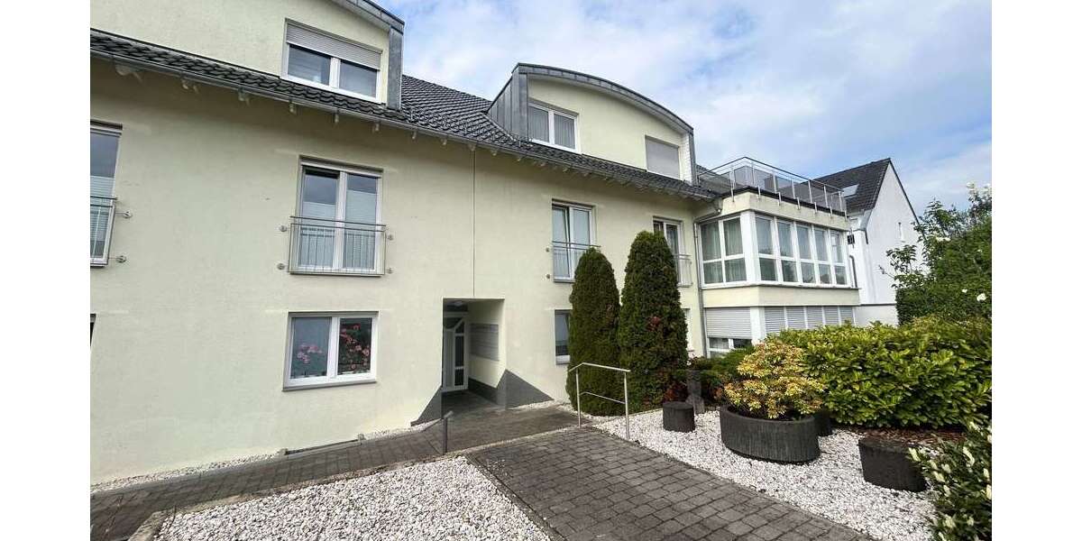 Etagenwohnung Düren - 3 Zimmer, 146 m&sup2;, 1.800&euro; | Angebot:26326325