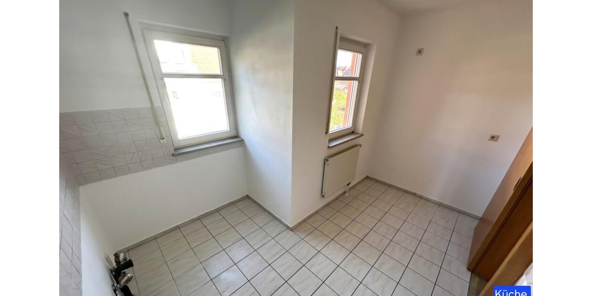 Einziehen und wohlfühlen! Helle DG-Wohnung mit TG-Stellplatz in B 2 zimmer