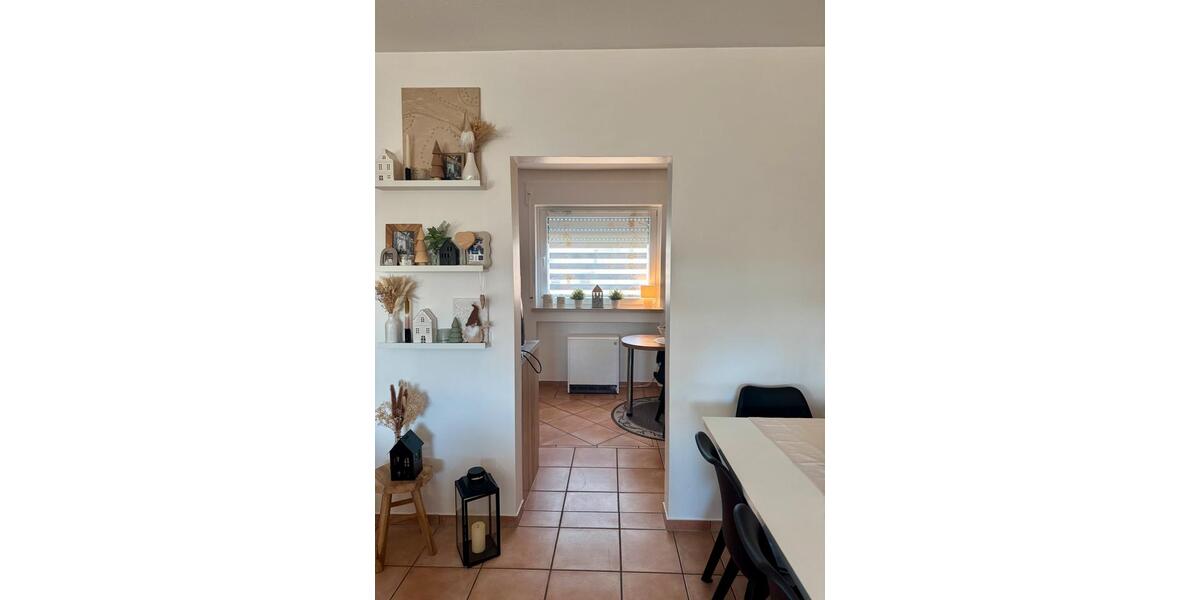 Helle, möblierte 2,5-Zimmer-Wohnung mit Südwest-Balkon 2.5 zimmer