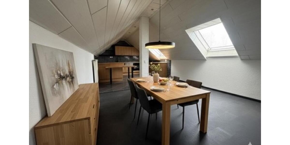 Dachgeschoßwohnung Delbrück - 5 Zimmer, 160 m&sup2;, 1.400&euro; | Angebot:24751079
