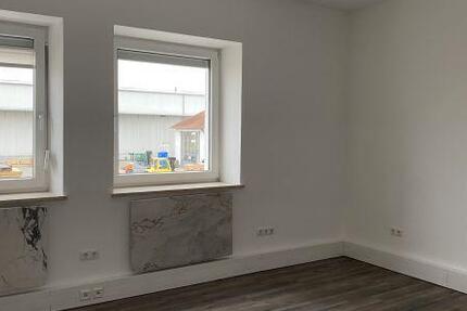 VB2794c Teilbares, saniertes Bürohaus mit Anbau Neutraubling zimmer
