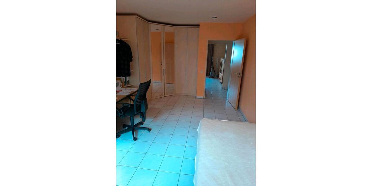 Etagenwohnung Rosbach vor der Höhe - 1 Zimmer, 100 m&sup2;, 600&euro; | Angebot:26491635
