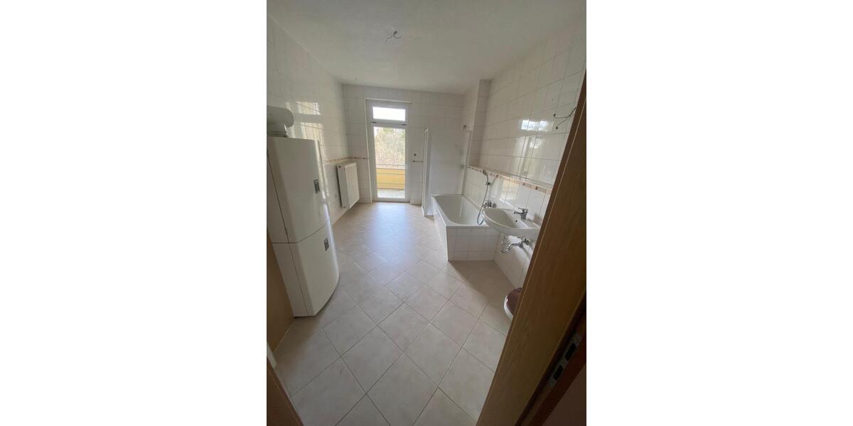 Erdgeschoßwohnung Eibenstock - 4 Zimmer, 95 m&sup2;, 475&euro; | Angebot:25783860