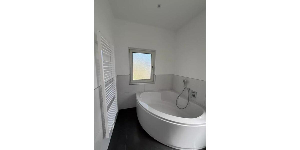 Hochparterre Bad Homburg vor der Höhe Gonzenheim - 5 Zimmer, 175 m&sup2;, 1.990&euro; | Angebot:25380898