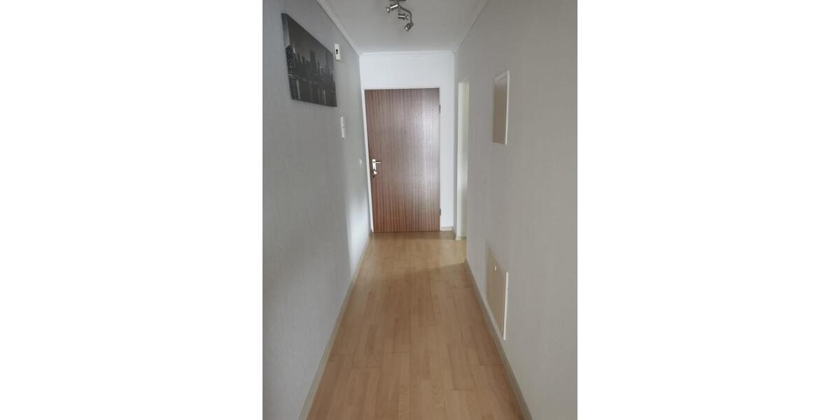 Dachgeschoßwohnung Tuttlingen - 2.5 Zimmer, 75 m&sup2;, 700&euro; | Angebot:25051503