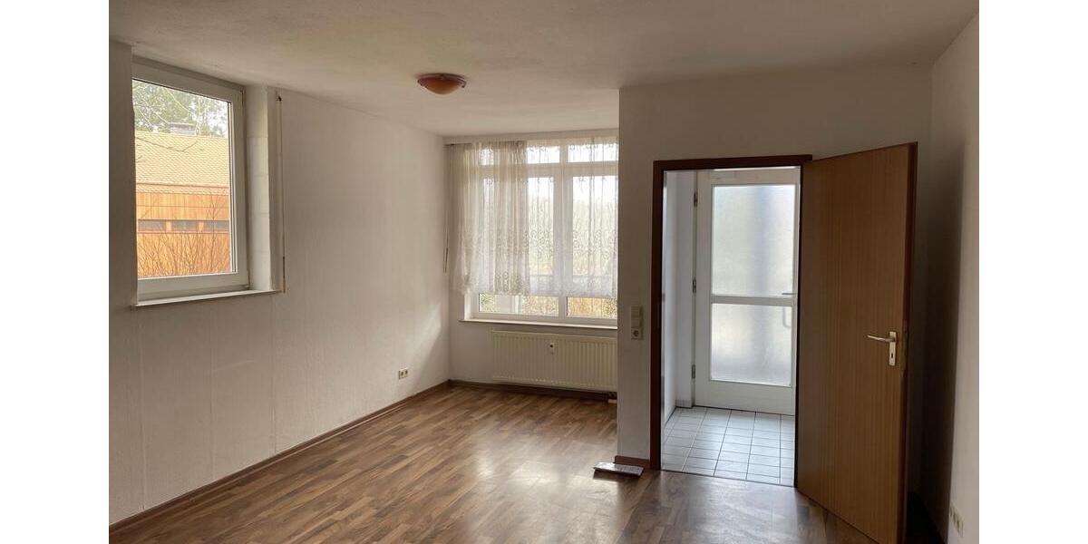 Erdgeschoßwohnung Meißen - 2 Zimmer, 34 m&sup2;, 300&euro; | Angebot:25376947
