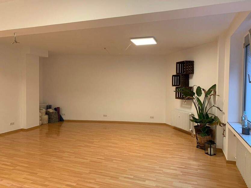 Co-Working-Schreibtischplätze (bis zu 4), super ÖPNV-Anbindung, zentral Marktplatz Benrath zimmer