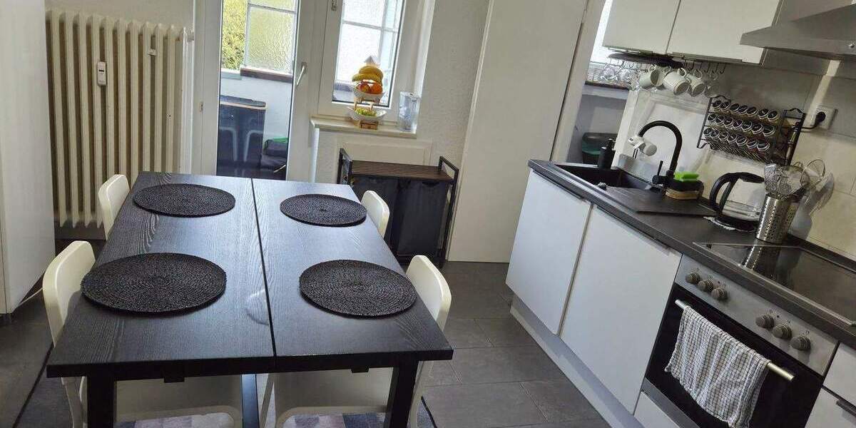 Etagenwohnung Düsseldorf Rath - 3 Zimmer, 92 m&sup2;, 1.250&euro; | Angebot:24656930