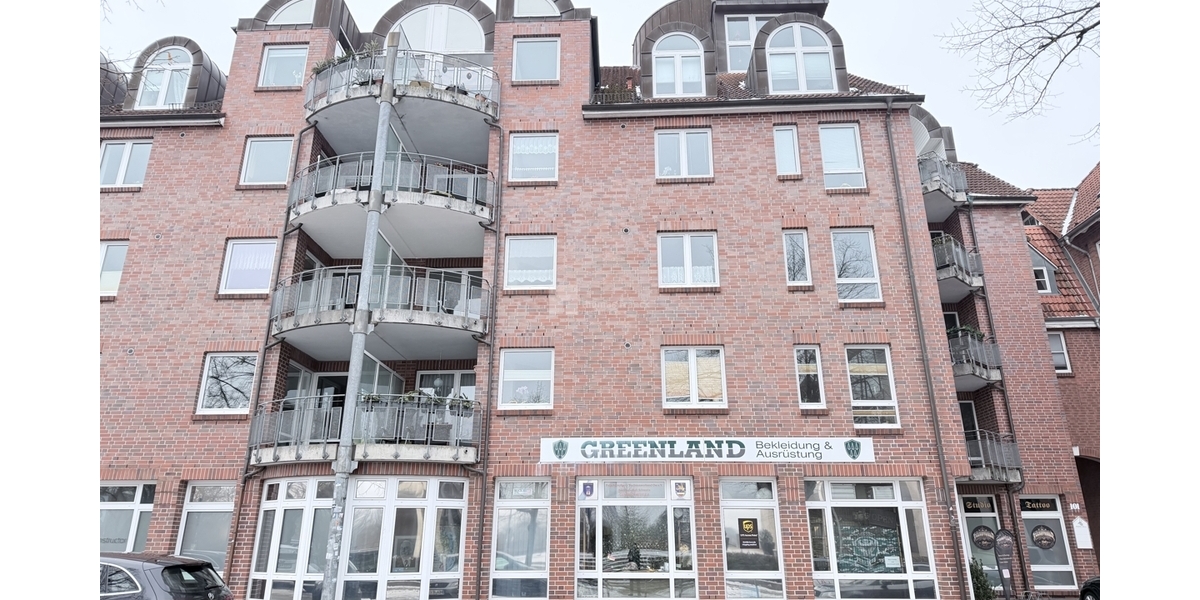 Repräsentatives Wohnen am Schlossgarten: Frisch renoviert & voller Wärme - Etagenwohnung Schwerin Feldstadt | Angebot:25637385