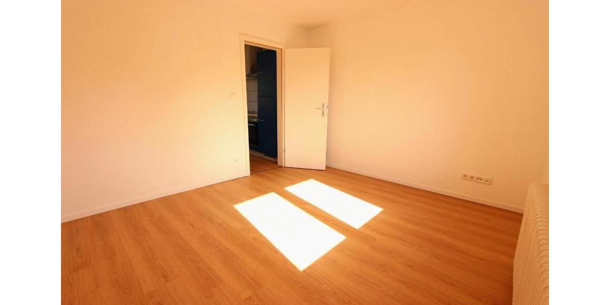Dachgeschoßwohnung Wilhelmshaven - 3 Zimmer, 65 m&sup2;, 400&euro; | Angebot:26687655