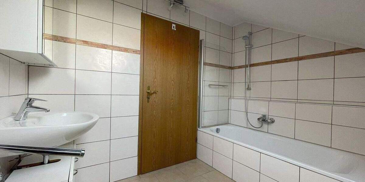Etagenwohnung Kümmersbruck - 5 Zimmer, 80 m&sup2;, 800&euro; | Angebot:25682833