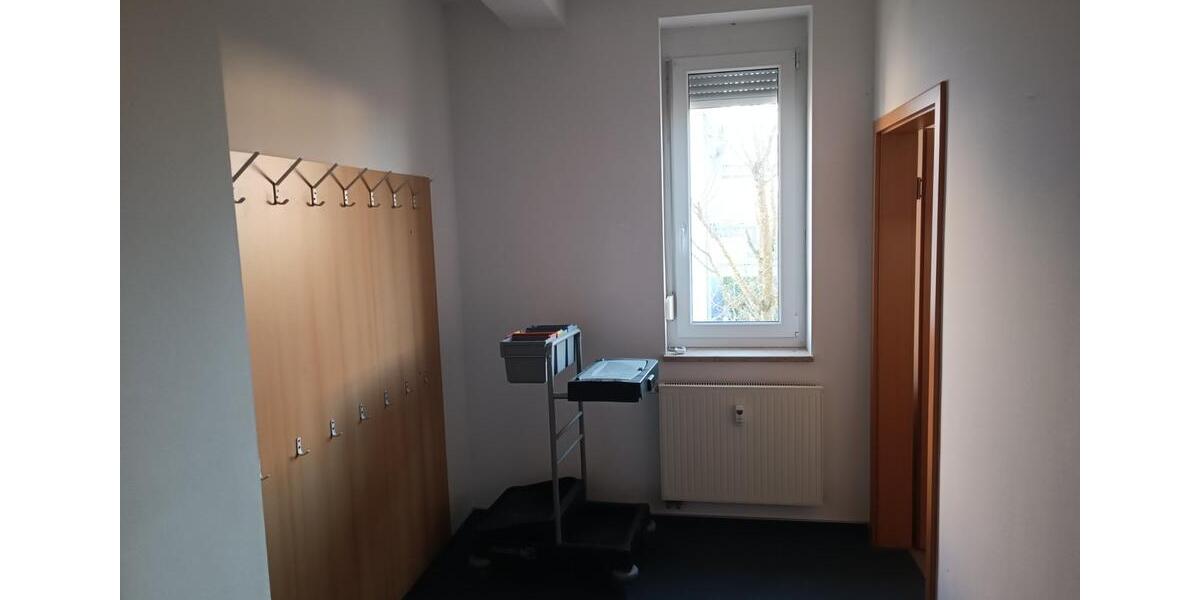 Gewerbeobjekt Schlüsselfeld - 1.900&euro; | Angebot:24630882