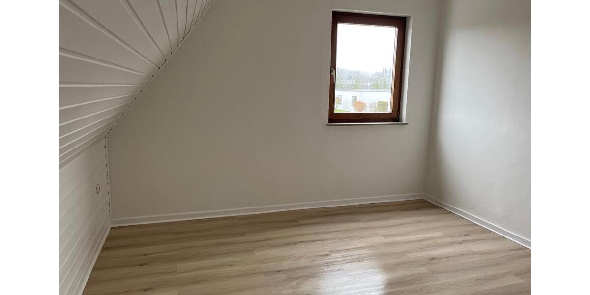 Dachgeschoßwohnung Blomberg - 3 Zimmer, 58 m&sup2;, 470&euro; | Angebot:24836691