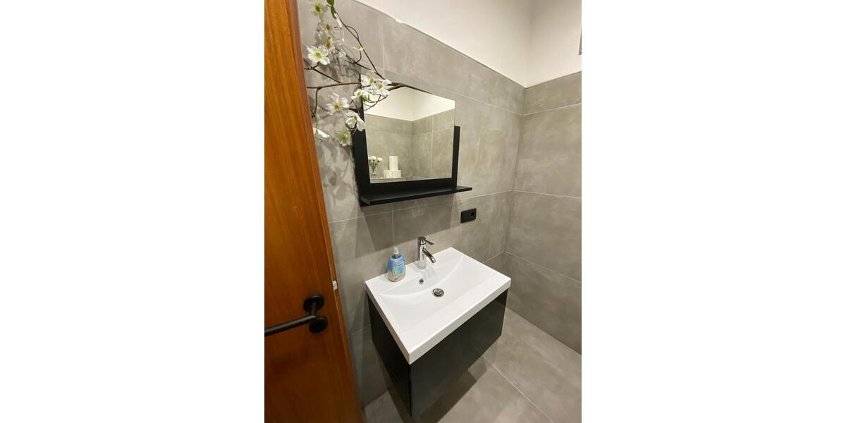 Wohnen auf Zeit Koblenz - 5 Zimmer, 20 m&sup2;, 400&euro; | Angebot:26214068