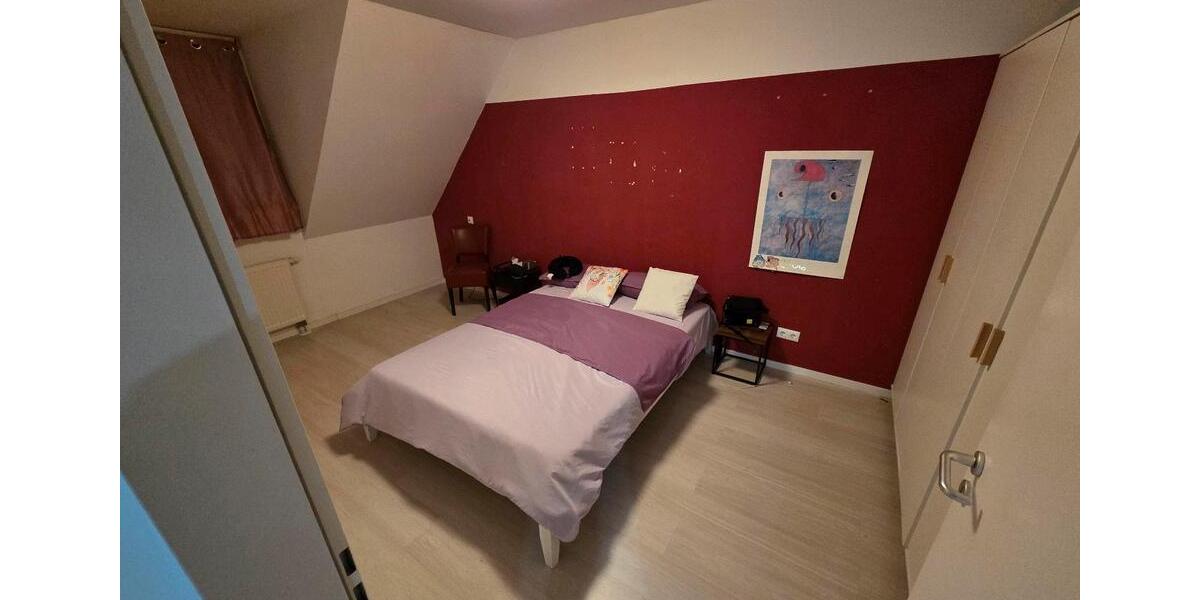 Dachgeschoßwohnung Düsseldorf Heerdt - 3 Zimmer, 75 m&sup2;, 1.367&euro; | Angebot:26587567
