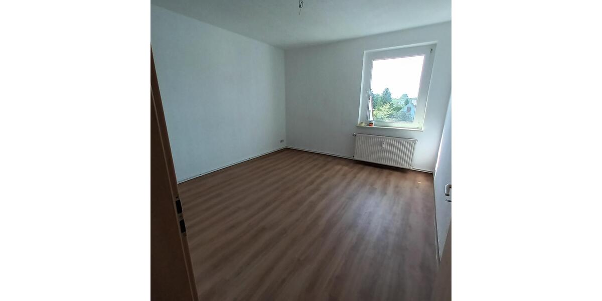 Etagenwohnung Schkopau - 3 Zimmer, 65 m&sup2;, 375&euro; | Angebot:25854876