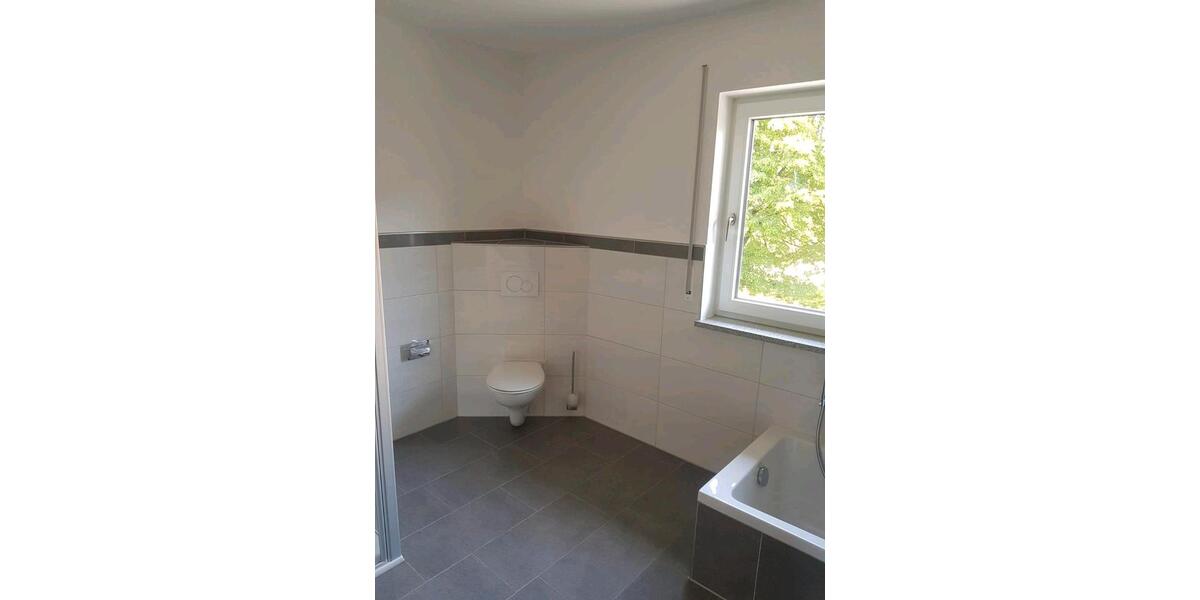 Etagenwohnung Niederwinkling - 4 Zimmer, 110 m&sup2;, 1.350&euro; | Angebot:26427222