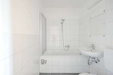 Wohnung zum Mieten in Halle 458 € 65.41 m²
