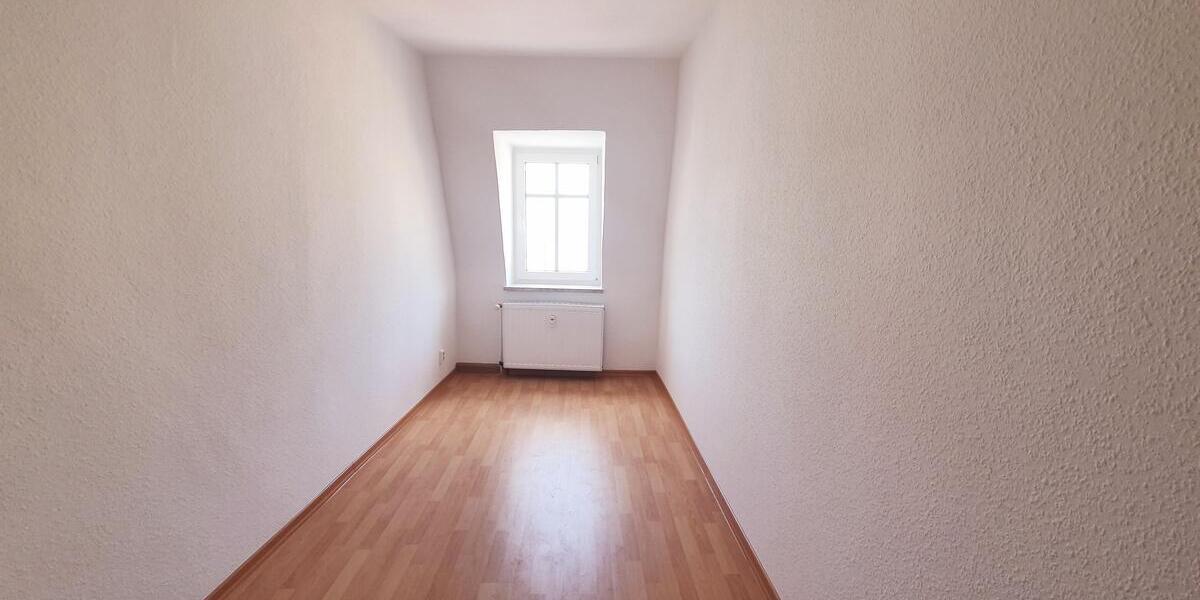 WG geeignet-3-Raum-Wohnung mit Einbauküche in zentraler Lage von Mittweida - Dachgeschoßwohnung Mittweida Rößgen | Angebot:27279778