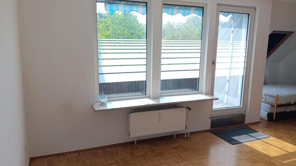 Dachgeschoßwohnung Krefeld Benrad - 2 Zimmer, 65 m&sup2;, 565&euro; | Angebot:26265928