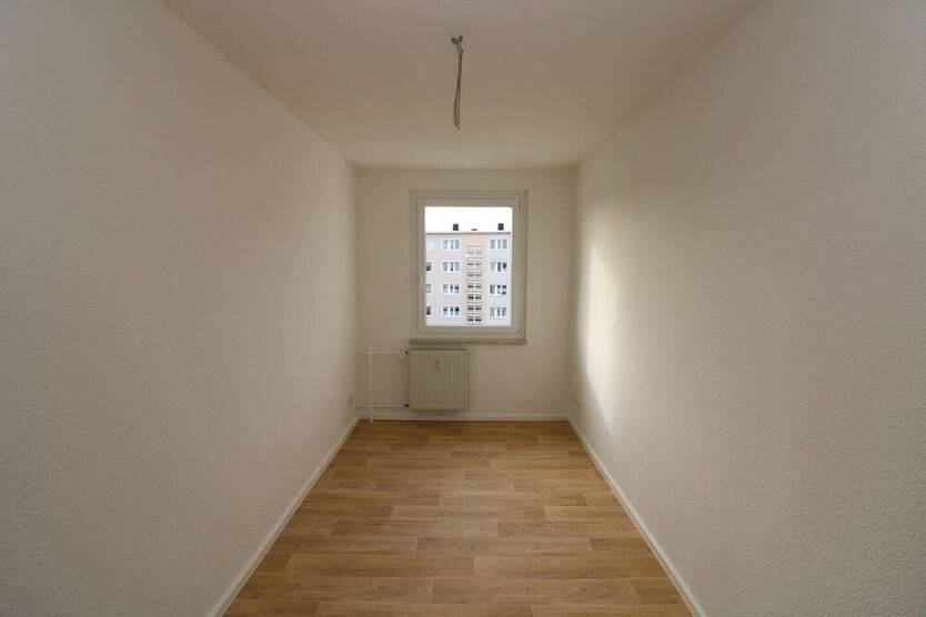 Kinderlachen willkommen...sanierte 5-Raum-FamilienWohnung mit Balkon!!!