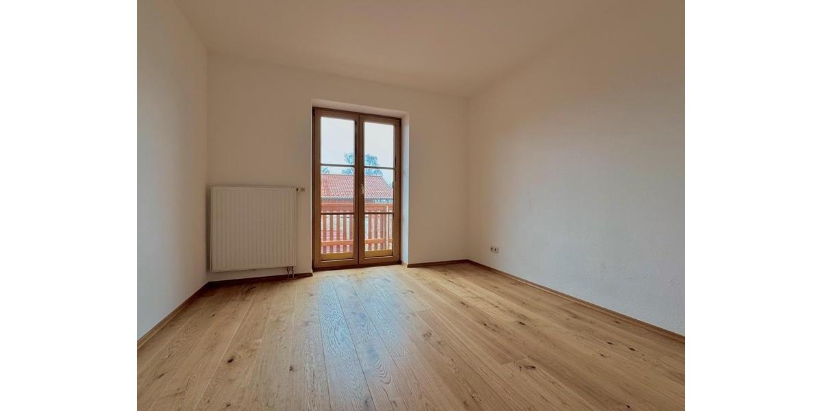 Renovierte, helle 4-ZKB-Wohnung in ruhiger Lage von Siegertsbrunn 4 zimmer