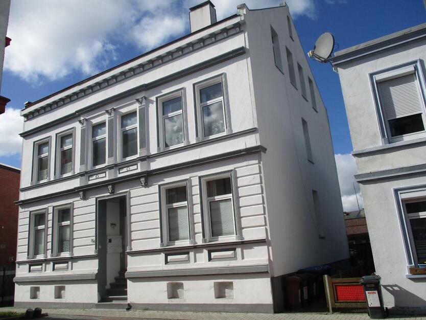 2-Zimmer-Wohnung im 1. Obergeschoß mit Küchenzeile in Heppens
