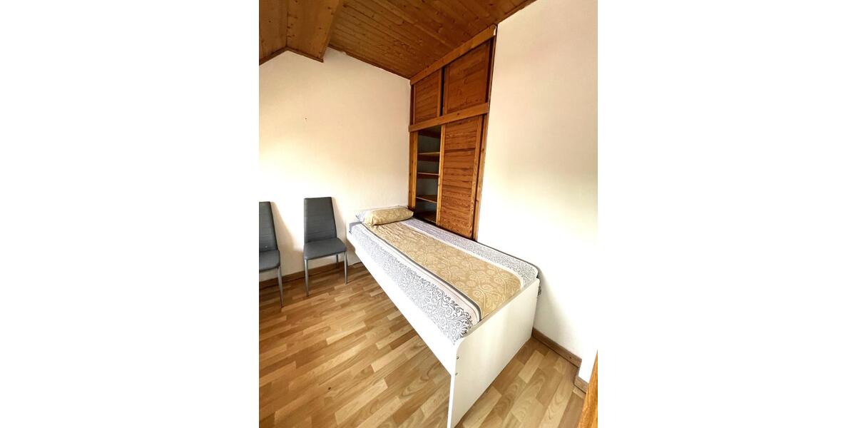 Wohnen auf Zeit Duisburg Hamborn - 4 Zimmer, 105 m&sup2;, 130&euro; | Angebot:22092764