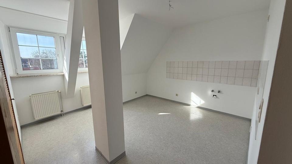 Dachgeschoßwohnung Aken (Elbe) - 1 Zimmer, 65 m&sup2;, 390&euro; | Angebot:25830793