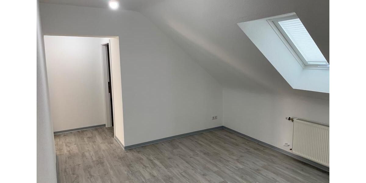 3,5 Zimmer Mietwohnung (93m2) mit großzügigen Balkon im 1.OG 3.5 zimmer