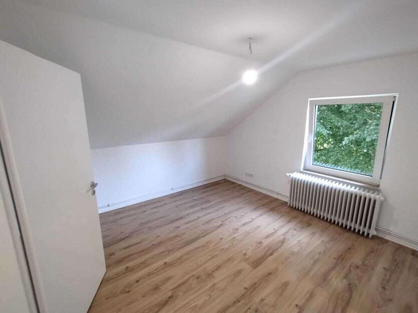 SINGLE-APARTMENT | SANIERT | DUSCHBAD | ideal für Pendler!
