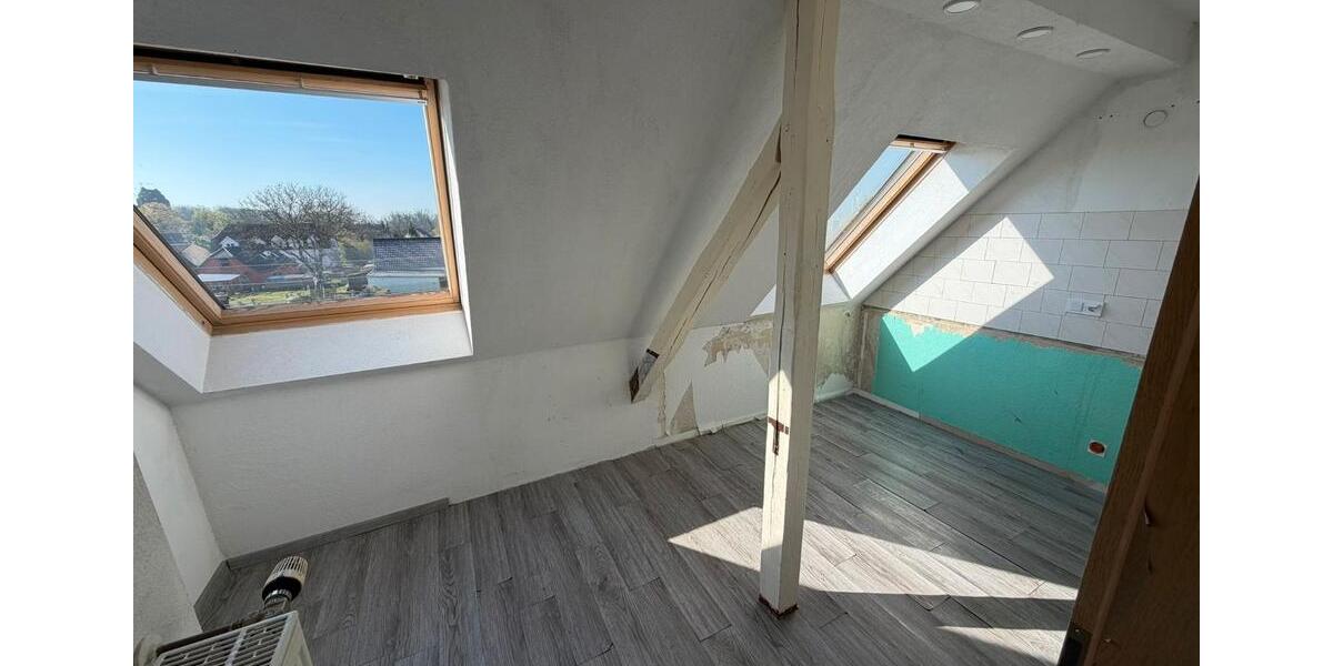 Dachgeschoßwohnung Südliches Anhalt - 3 Zimmer, 73 m&sup2;, 400&euro; | Angebot:26200051