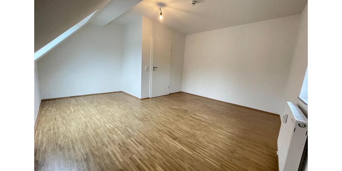 Dachgeschoßwohnung Essen Stadtbezirk IV - 3 Zimmer, 69 m&sup2;, 721&euro; | Angebot:25230747
