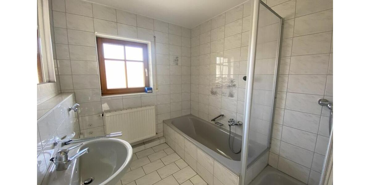 Etagenwohnung Albstadt Gemarkung Onstmettingen - 3 Zimmer, 85 m&sup2;, 770&euro; | Angebot:25851407