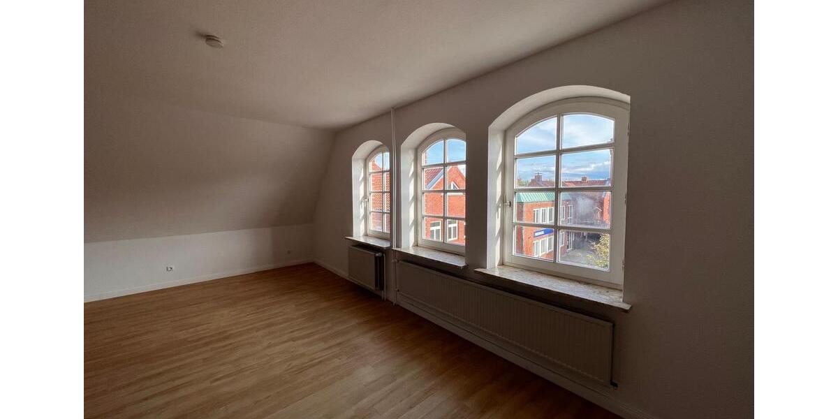 Etagenwohnung Meldorf - 3 Zimmer, 150 m&sup2;, 990&euro; | Angebot:23620212