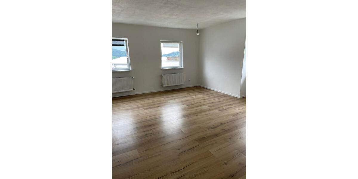 Etagenwohnung Grafenau Frauenberg - 4 Zimmer, 107 m&sup2;, 900&euro; | Angebot:26050510