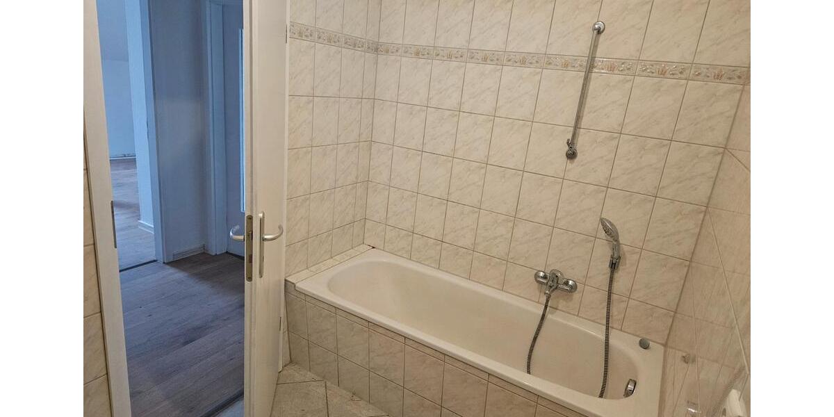 Dachgeschoßwohnung Limbach-Oberfrohna Oberfrohna - 2 Zimmer, 54 m&sup2;, 330&euro; | Angebot:26597859