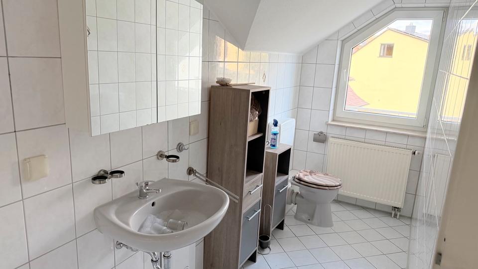 Dachgeschoßwohnung Erbach - 2 Zimmer, 58 m&sup2;, 860&euro; | Angebot:26241355
