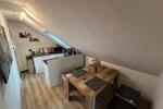 Gemütliche 1,5 Zimmer DG Wohnung mit EBK zimmer