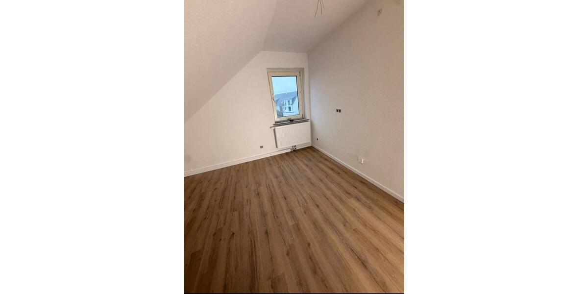 Dachgeschoßwohnung Barsinghausen - 3 Zimmer, 65 m&sup2;, 600&euro; | Angebot:26099718