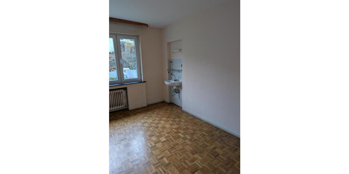 Etagenwohnung Bad Berleburg - 4 Zimmer, 122 m&sup2;, 700&euro; | Angebot:25611923