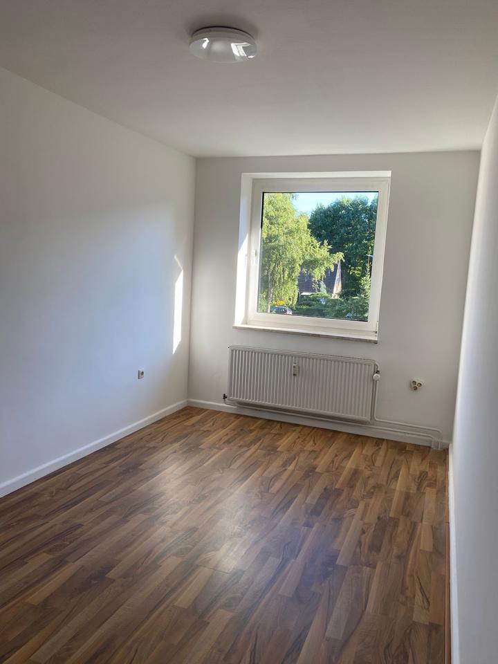 2 Zimmer - Wohnung Frisch Saniert! Mit Balkon