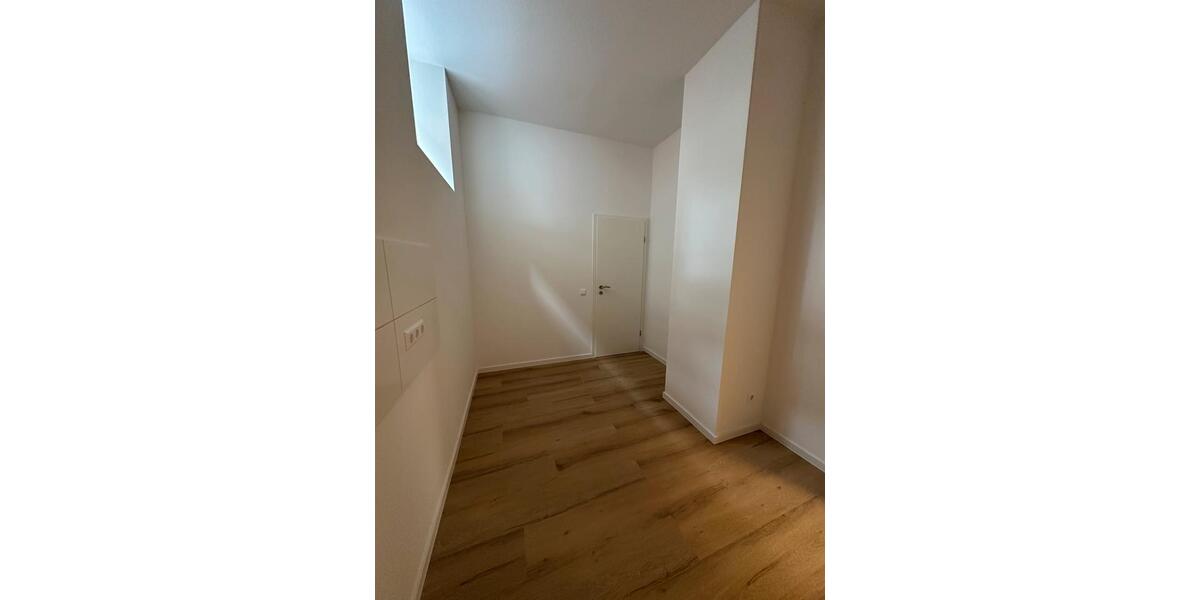 Erdgeschoßwohnung Kaiserslautern - 2 Zimmer, 75 m&sup2;, 1.012&euro; | Angebot:26174845