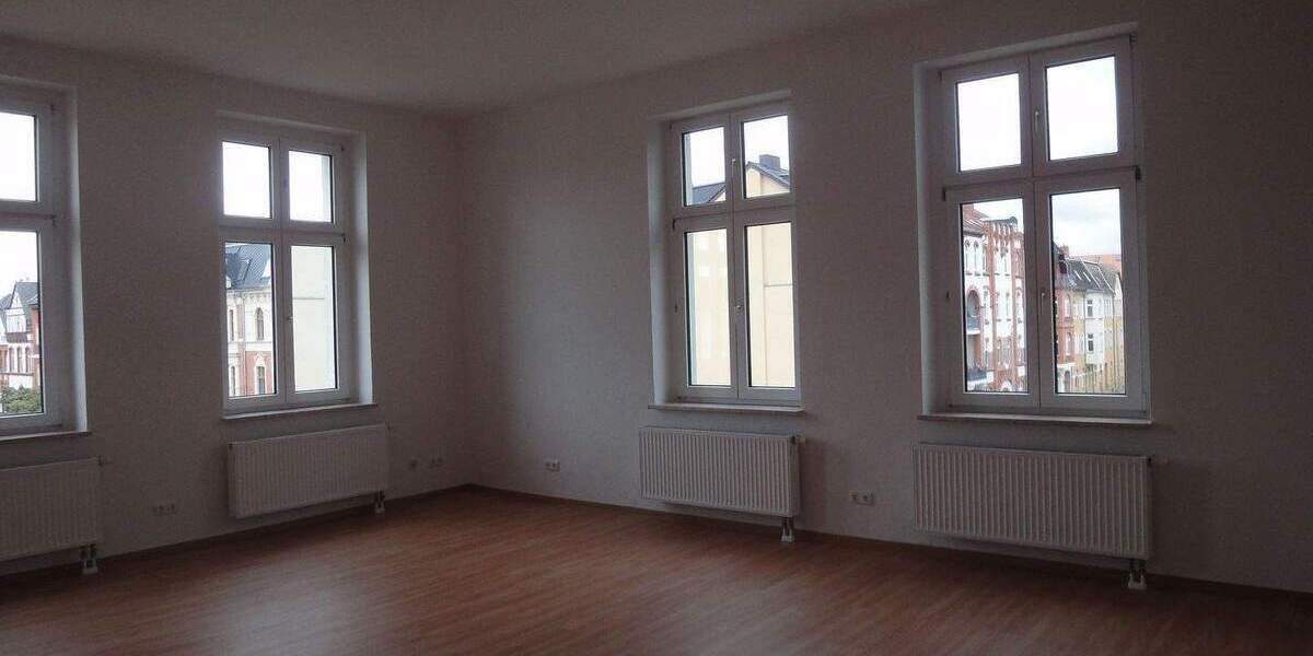 Etagenwohnung Dessau-Roßlau Innenstadt - 4 Zimmer, 121 m&sup2;, 800&euro; | Angebot:25926545