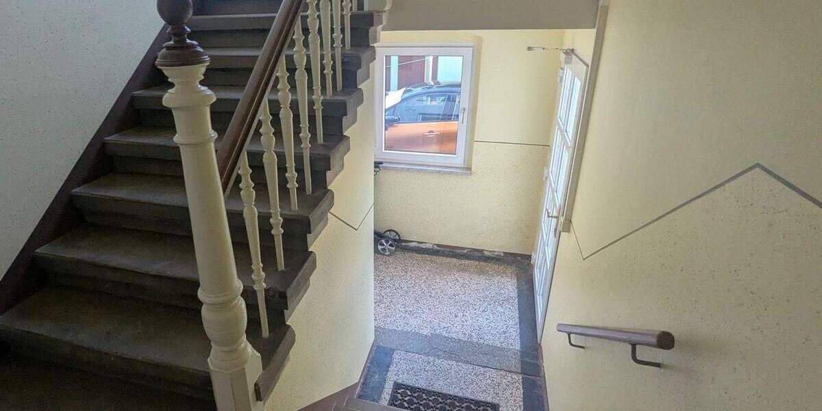 Etagenwohnung Eisenberg - 2 Zimmer, 45 m&sup2;, 420&euro; | Angebot:24689720