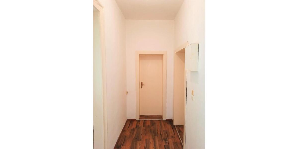 Etagenwohnung Reichenbach im Vogtland - 4 Zimmer, 84 m&sup2;, 300&euro; | Angebot:26566347