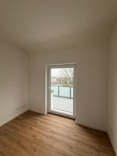 Dachgeschoßwohnung Friedrichsdorf - 4 Zimmer, 140 m&sup2;, 1.900&euro; | Angebot:25268930