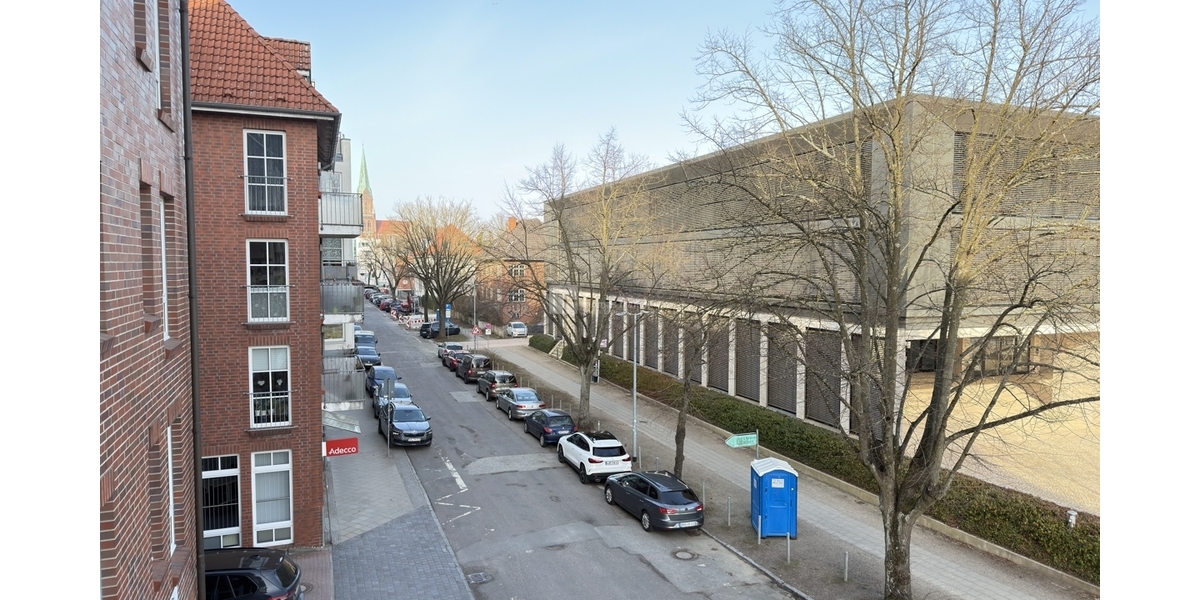 Repräsentatives Wohnen am Schlossgarten: Frisch renoviert & voller Wärme - Etagenwohnung Schwerin Feldstadt | Angebot:25637385