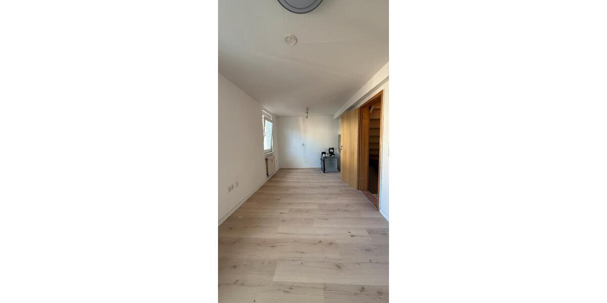 Dachgeschoßwohnung Pohlheim - 3.5 Zimmer, 120 m&sup2;, 1.000&euro; | Angebot:26254533