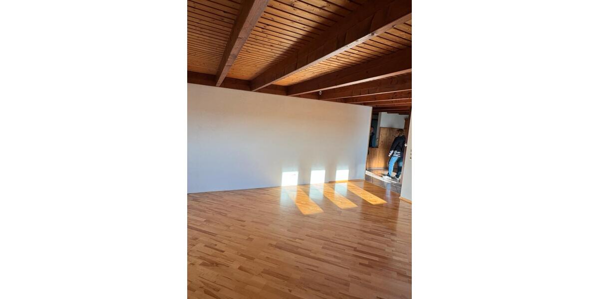 Dachgeschoßwohnung Fellbach - 4 Zimmer, 96 m&sup2;, 1.400&euro; | Angebot:26386662